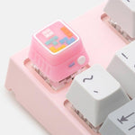 Artisan Keycaps Pink Tetris auf einer mechanischen Tastatur