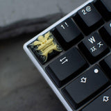 handwerker keycaps chinesischen Stil Drachen gelb und schwarz auf einer mechanischen Tastatur