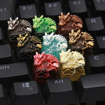 Artisan Keycaps Dragon Skeleton auf einer mechanischen Tastatur