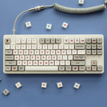 gameboy keycaps mit custom keyboard cable auf mechanischer tastatur