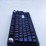 keycaps moon mechanische tastatur custom blau im profil
