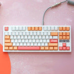 custom tastatur mit peach keycaps